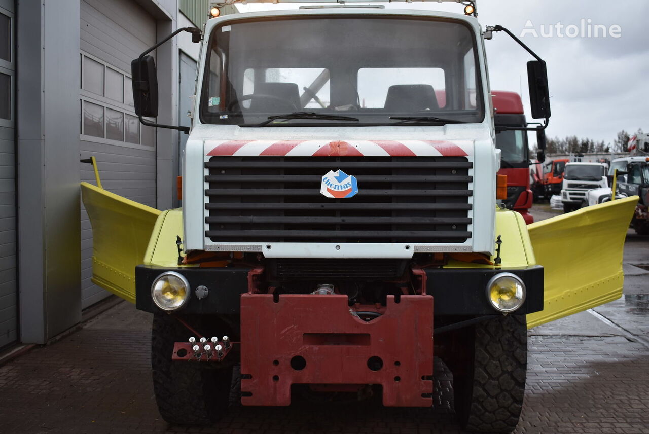 Thomas Constructeurs RENAULT UNIMOG kar temizleme makinası