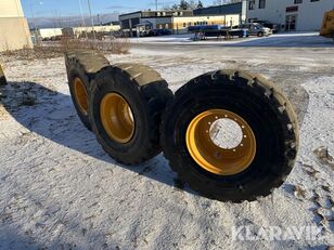 Entreprenaddäck på fälg Bridgestone V-Steel D-Lug tekerlek